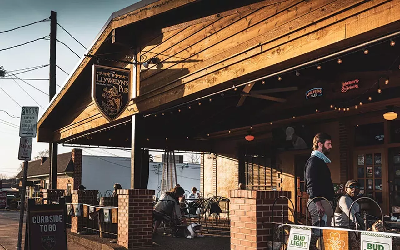 llywelyns pub in webster groves
